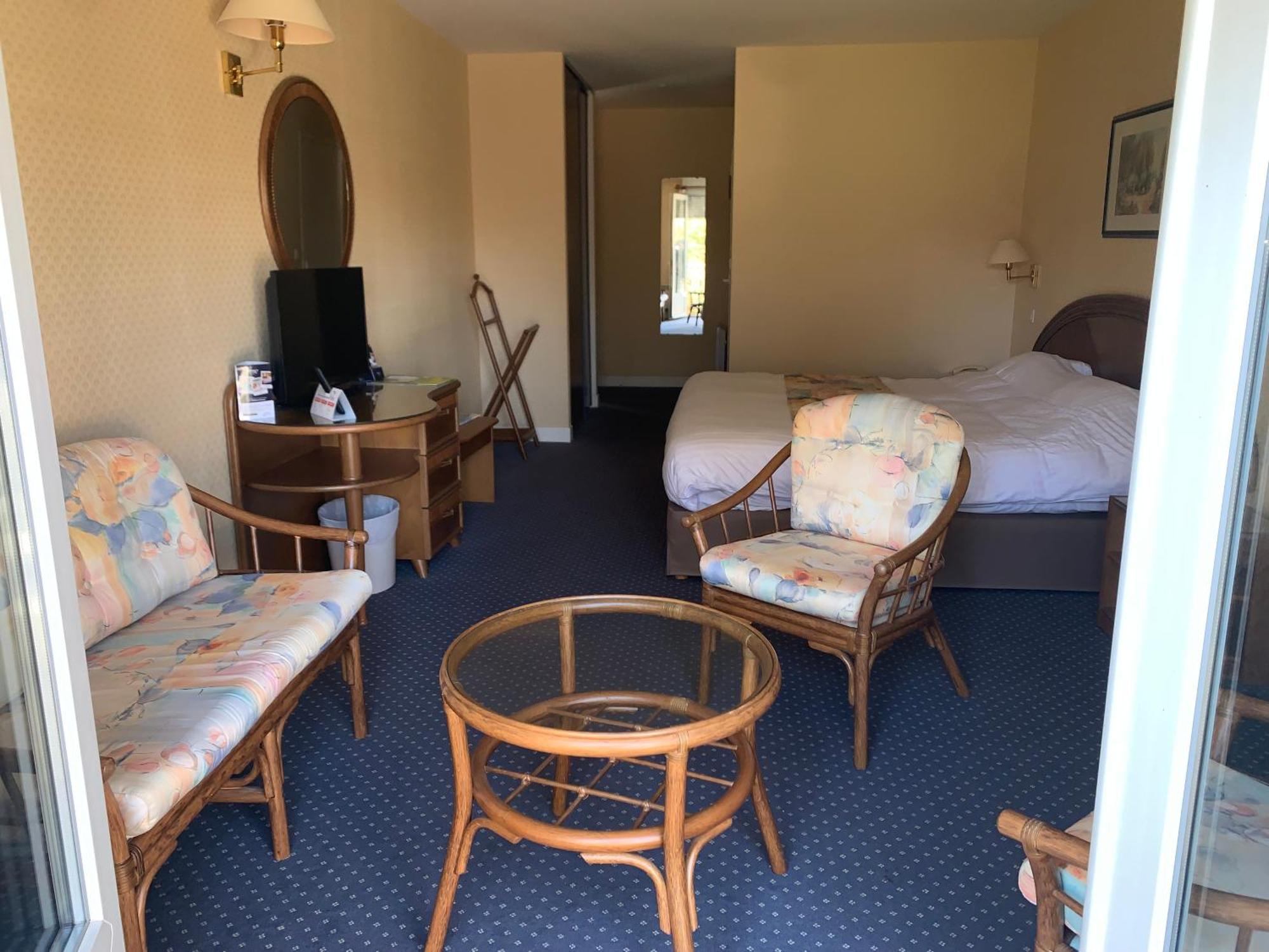 Logis Hotel Du Pont Neuf Le Veurdre Экстерьер фото