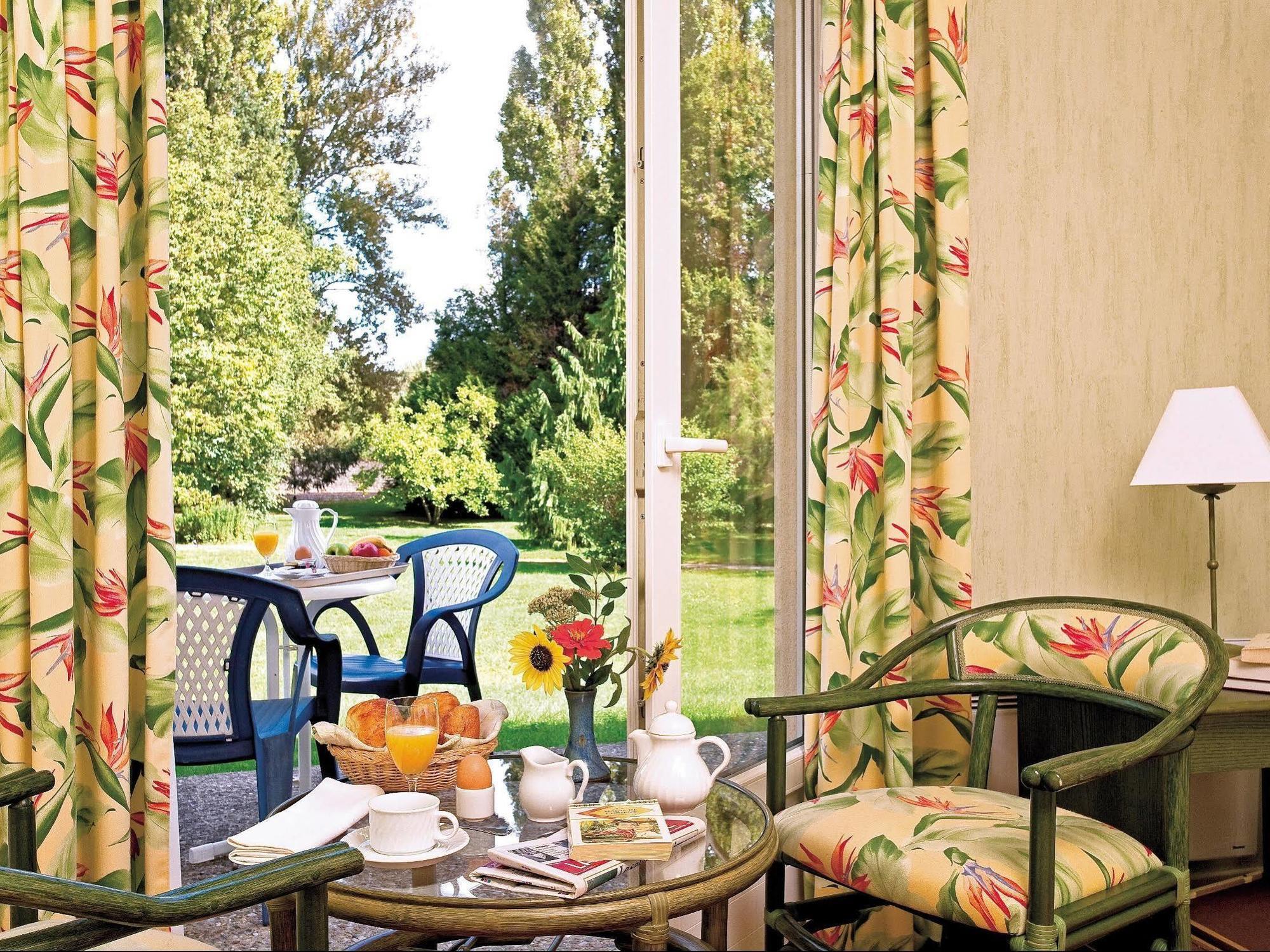 Logis Hotel Du Pont Neuf Le Veurdre Экстерьер фото